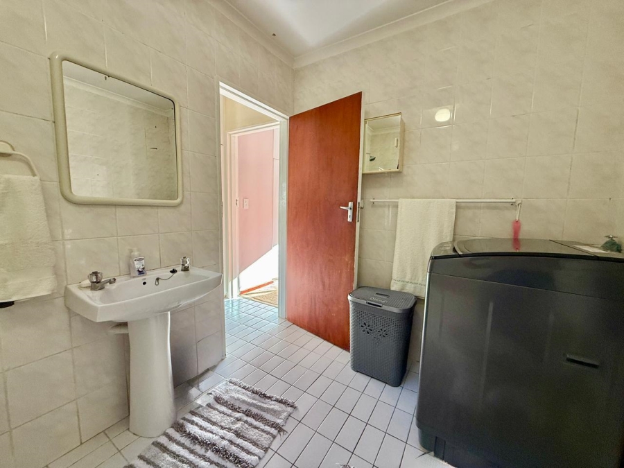 2 Bedroom Property for Sale in Table View Western Cape